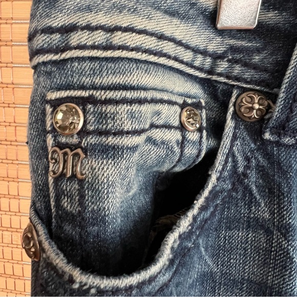 Miss Me jeans cropped fringe bottom jeans Size 31 - Picture 6 of 9
